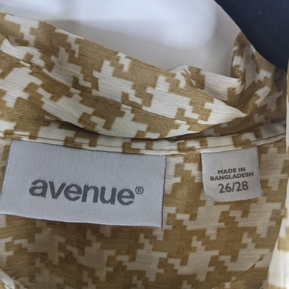 AVENUE Sheer Houndstooth Tie Front Long Sleeve Shirt - Picture 7 of 9